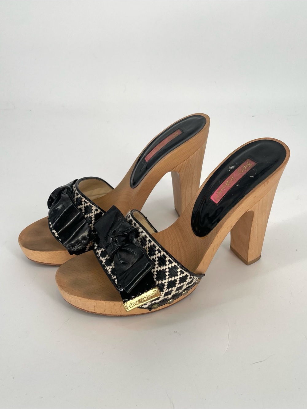 Vintage Betsey Johnson Wooden Heeled Mules With Patent Bow Detail 5” Heel